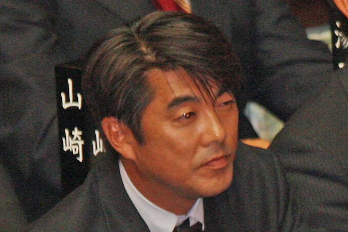 辞職しないで、4,500万の市の経費（税金）を掛ける判断をするのか？市長選挙は2,200万～だそうです。
(1)辞職する ->市長選（-2,200万）
(2)議会解散