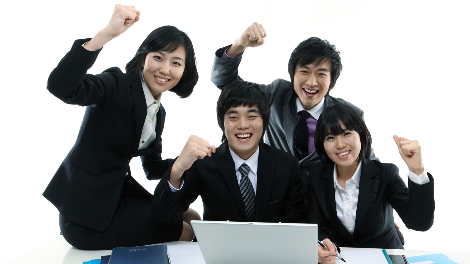 先日「IT業界新卒就職人気企業ランキング」でNTTデータグループが1位になったと投稿しましたが、NTTデータグループは、15年前に「IT業界新卒就職人気企業ランキング」がはじまった当初からずっと1位をキープしているという驚きの結果になってい